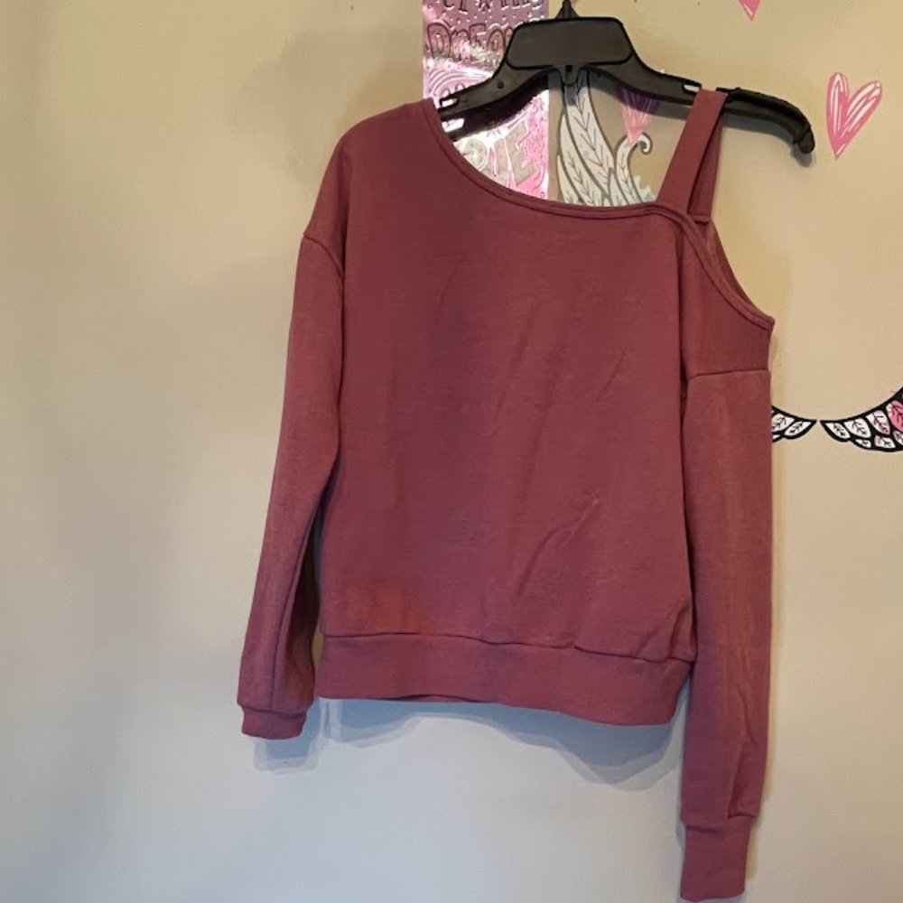 Junior's It's Fashion Cold Shoulder Sweatshirt